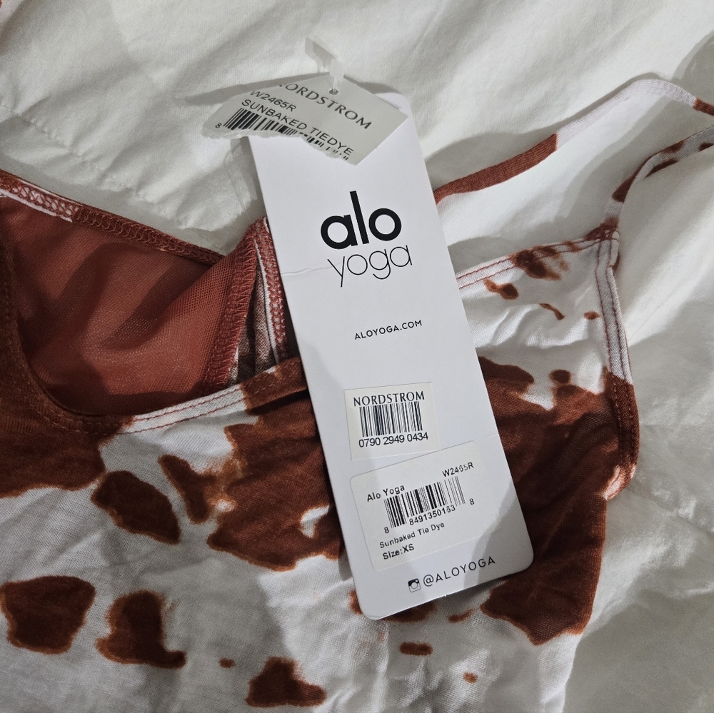 NWT Alo Yoga Tank - Picture 6 of 6